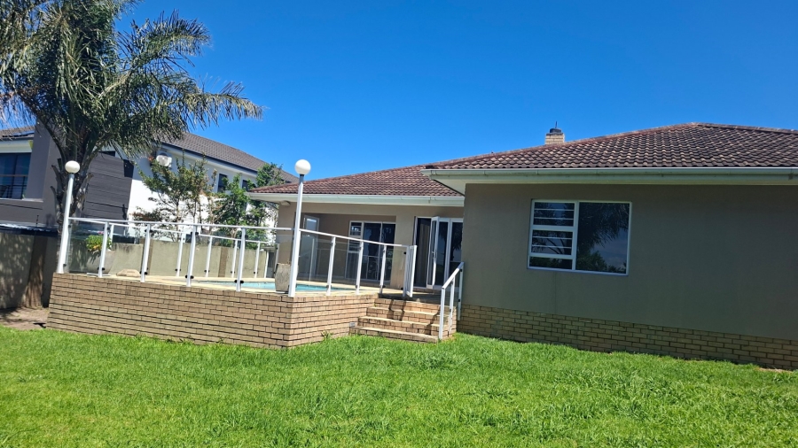 4 Bedroom Property for Sale in Sunrise On Sea Eastern Cape